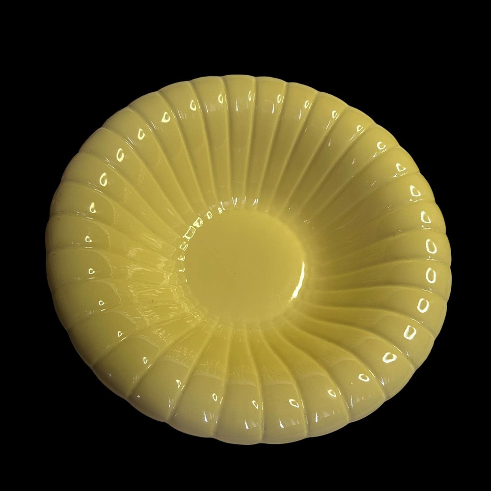 It's a Haeger! #3230 Butter Yellow Excellent Condition